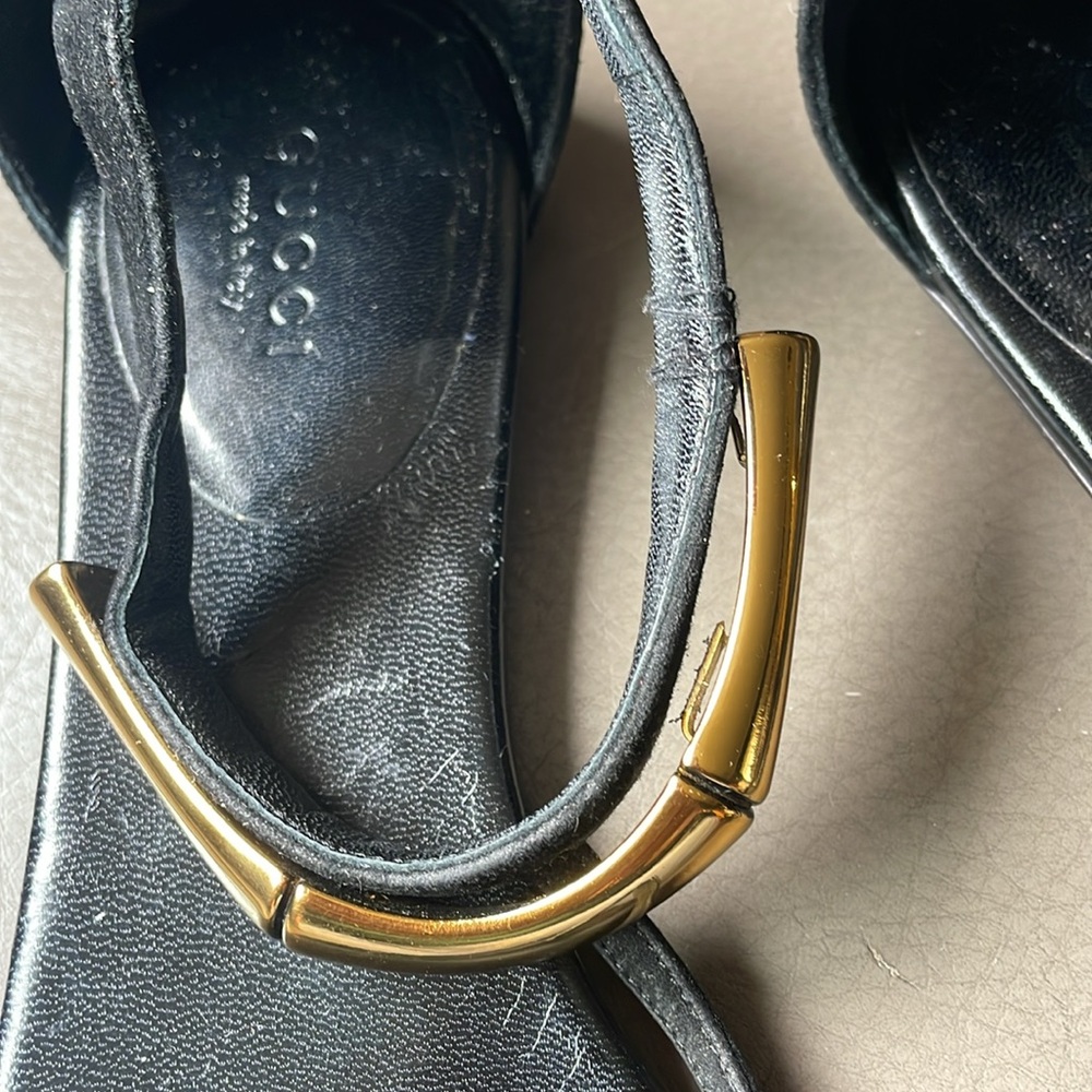 Gucci Black and Gold Sandals with T-Strap Design Sz 38 - Picture 6 of 6